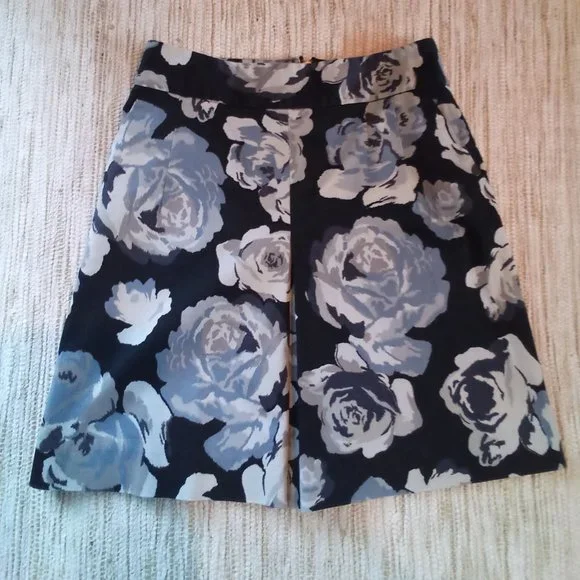 EXPRESS ~ FLORAL DESIGN ~ SIZE 6 - Picture 1 of 2